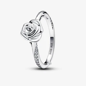 *BRAND NEW* Pandora Moments 925 Sterling Silver Rose in Bloom CZ Ring 193215C01 - Picture 1 of 3
