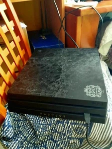 playstation 4 pro 2Tb edición limitada KH, poco uso. - Imagen 1 de 4