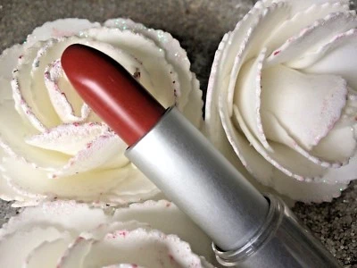 BIGUINE ROUGE A LEVRES SATIN SATIN 117 TERRE BRULEE SANS PARABEN VALEUR 12 EUROS