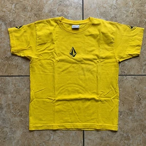 VINTAGE Y2K Volcom Yellow Graphic T Shirt Surf Sport Gym Active Size Medium - Picture 1 of 10