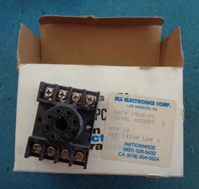New CUSTOM CONNECTOR OT08-PC 600V 8 Pin Octal RELAY SOCKET - Image 1 of 2