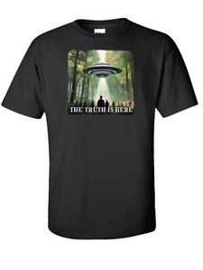 Die Wahrheit ist da - Galaktische Kleidung - UFO-Begegnung im Waldgebiet Akte X Aliens - Bild 1 von 24