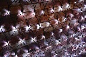 Outdoor Heavy Duty Mains 2x2m LED Net Light 8 prog Cool White Christmas GardenUK - Picture 1 of 4