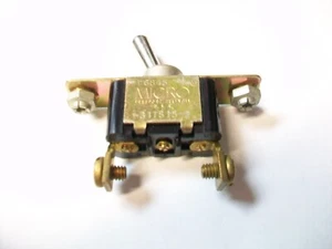 MICROSWITCH TOGGLE SWITCH SPST 31TS15-2 NSN 5930-00-974-6152 - Picture 1 of 5