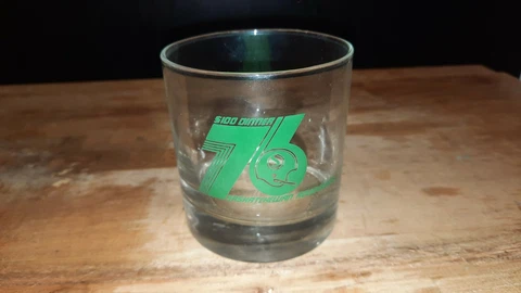 SASKATCHEWAN ROUGHRIDERS 1976 100$ A PLATE DINNER LOWBALL GLASS TUMBLER Cover