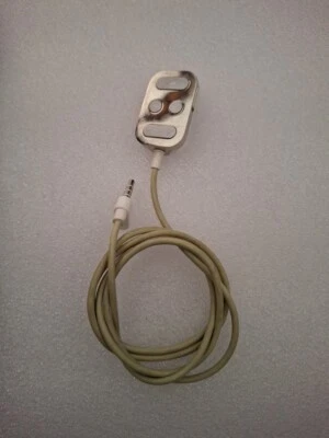 Genuine Apple A1018 iPod Classic Wired Remote Control - Image 1 of 4