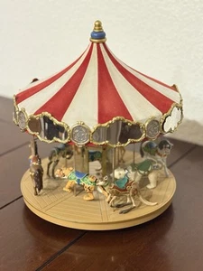 Hallmark Keepsake Holiday Carousel Display with 8 Animals Tested & Works - Picture 1 of 12
