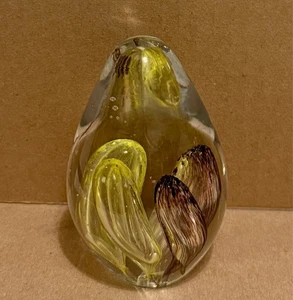 "Pisapapeles de vidrio soplado a mano vintage en forma de huevo 4,5""T x 3""D" - Imagen 1 de 5