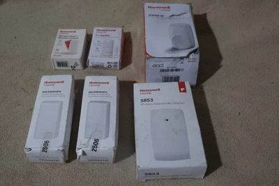 Honeywell Door/Window Sensors (4), Glass Break Detector & Motion Sensor - Image 1 of 4