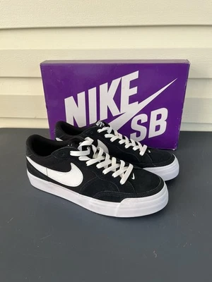 NIKE SB POGO ~ Feminino 9.5. / Masculino 8 ~ Preto / Branco ~ Skate • Dunk - Imagem 1 de 4