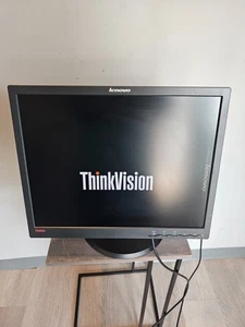 Lenovo ThinkVision 9220-HB1 20'' LCD Monitor. - Picture 1 of 8