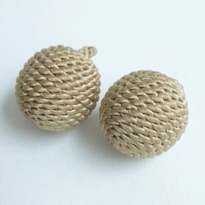 Antique Buttons - Trimmings - 18 MM Fabric Button - Image 1 of 4