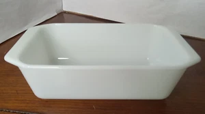 Pyrex Milk Glass White Loaf Bread Baker 215- B - Picture 1 of 8