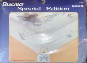 Bucilla Sonderedition gestempelte Stickerei Tulpen Tischdecke 63336 Kreuzstich - Bild 1 von 3