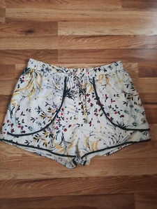 Elevenses White Floral Layered Shorts Black Lace Trim Sz M Drawstring Waist NWT - Picture 1 of 8