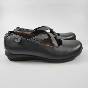 Array Womens Shoes Size 8 Criss Cross Straps Slip On - Picture 1 of 10