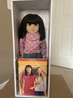 Boneca American Girl Ivy 18 polegadas orelhas perfuradas Julie S Friend - Imagem 1 de 2