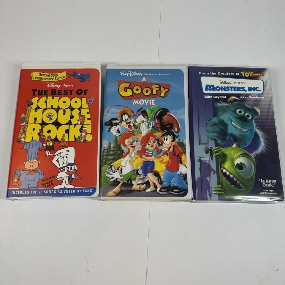 Lot of 3 VHS Clamshell Walt Disney School House Rocks Goofy Movie Monsters Inc Foto 1 de 4
