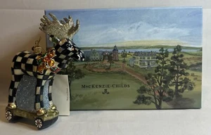 Mackenzie Childs MOOSE ON PARADE ORNAMENTO - NUEVO EN CAJA / Exhibido - Imagen 1 de 4