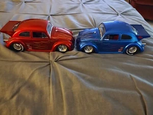 Pair of Jada VDUBS 1959 Blue & Red Volkswagen Beetle 1:24 Scale - Picture 1 of 5