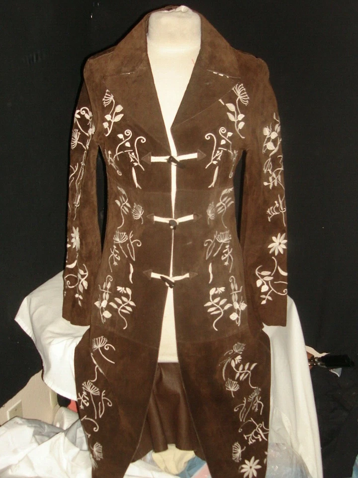 ARDEN B BROWN LT.WGT. ABRIGO DE CUERO DE GAMUZA CON BORDADO MARFIL CIERRE DE 3 PALANCAS M Foto 1 de 4