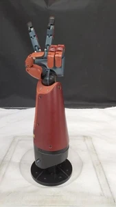 Metal Gear Solid V Venom Snake's Bionic Arm 1/2 Figure Prize C Exclusive - Picture 1 of 6