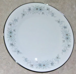 Beautiful Noritake Japan Inverness 6716 China 10.5" Dinner Plate Blue Flower - Picture 1 of 5