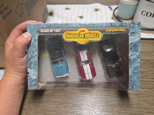 Clase Ertl de 1967 Camaro, Firebird, Mustang GT-350 fundido a presión 1:43 - Imagen 1 de 5