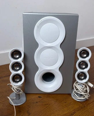 Creative Labs I-Trigue 3400 White Subwoofer with Left and Right Speakers - Image 1 of 4