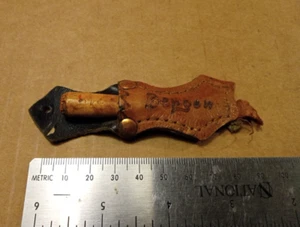 Vintage Miniatur Souvenir Bergen Norwegen Puukko Messer Holzgriff Ledermantel - Bild 1 von 7