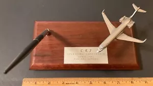 1997 CRJ Operator’s Conference CANADAIR REGIONAL JET Pen Holder w/ PEWTER MODEL - Picture 1 of 5