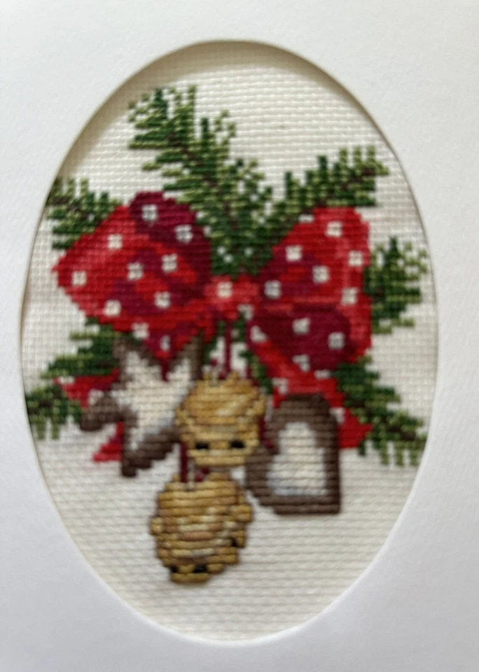 TARJETA PUNTO DE CRUZ TERMINADA COMPLETA "ARCO DE NAVIDAD" Foto 1 de 1