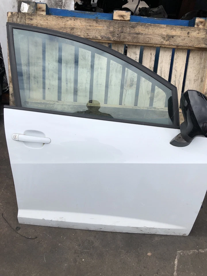 SEAT IBIZA FR (2012-2015) PUERTA DELANTERA LADO DERECHO CONDUCTOR EN BLANCO SIN ESPEJO RETROVISOR Foto 1 de 4