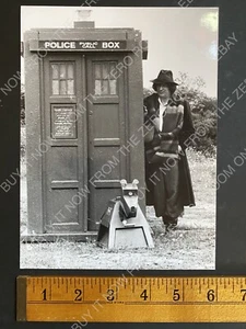Dr.Who TOM BAKER BBC Tv press photo , still PROMO, BBC tv 70s/ 80s Rare PBS - Picture 1 of 7