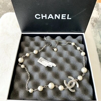 Chanel Cristal CC Logo Baguette Tono Plata Perla 16” Collar CAJA Foto 1 de 4