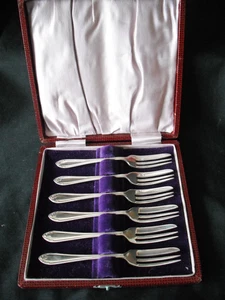 Vintage EPNS Cake/Dessert Forks Set of 6 – Boxed – Original Case - Picture 1 of 4