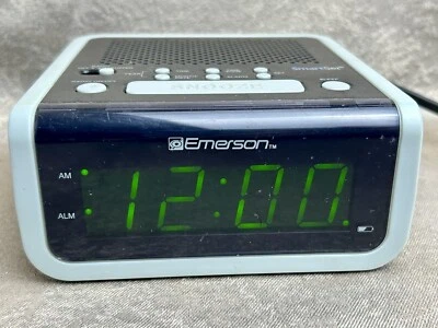 Reloj Radio AM/FM SmartSet Emerson Vintage Foto 1 de 4