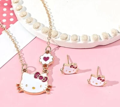 Juego de collar y pendientes Hello Kitty Foto 1 de 4