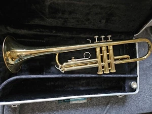 Trompeta Vincent Bach Selmer Bundy con estuche y boquilla buen estado - Imagen 1 de 8
