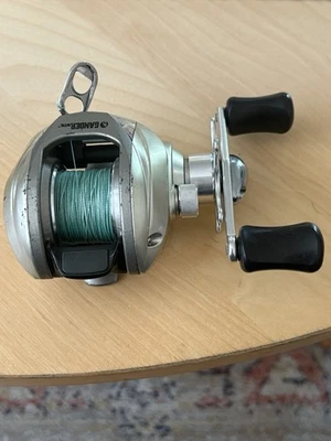 GANDER MOUNTAIN GMPT 100 BAITCASTING REEL WITH MAGNETIC CONTROL - Image 1 of 4