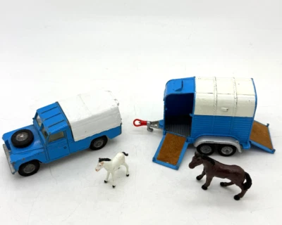 Corgi Toys Blue Land Rover 109 W.B and Beaufort double horse box With Horses - Image 1 of 4