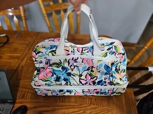 Vera Bradley Floral Duffle Bag Carry On Rolling Luggage - Excellent - Picture 1 of 12