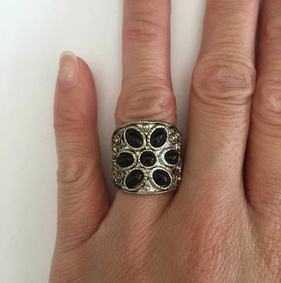 Nuevo con etiquetas Anillo Tallado Estilo Vintage Plata Bronce Negro Floral Estrás Talla 6.5 Foto 1 de 3