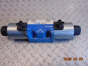 EATON VICKERS DG4V50CJMUH620 HYDRAULIC VALVE - Picture 1 of 3