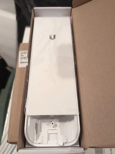 [NEW - Ubiquiti NanoStation M5 (NSM5)   - Picture 1 of 6