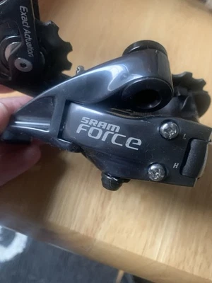  SRAM Force WiFli 后变速器 - 10 速,中型笼,黑色 — 第 1/4 张图片