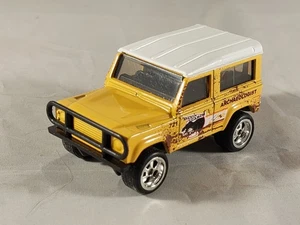 Matchbox Land Rover 90 - Dark Yellow / Rare Chrome Hubs w/ Rubber Tires - MINT - Picture 1 of 6