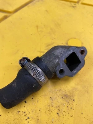 Brida de conexión de inyector de válvula de arranque en frío BMW E21 320i M10 1980-83 Foto 1 de 2