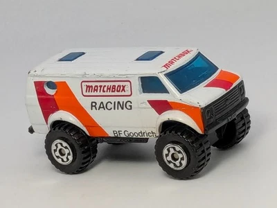 Furgoneta Chevy Matchbox Superfast Racing 4x4 vintage No. MB44 1:74 blanco Foto 1 de 4