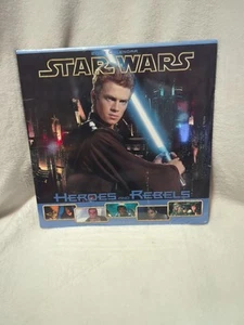 Calendario de pared sellado con héroes y rebeldes de Star Wars año 2003 - Imagen 1 de 4